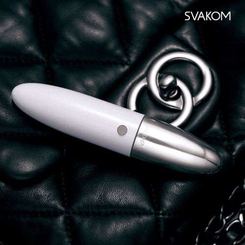 美國SVAKOM*Rebecca 瑞貝卡 唇邊的私語口紅式變頻防水按摩棒(象牙白)
